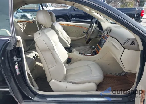 2005 Mercedes-Benz Clk 320 z USA, uszkodzony, nr VIN WDBTK65J25F160833